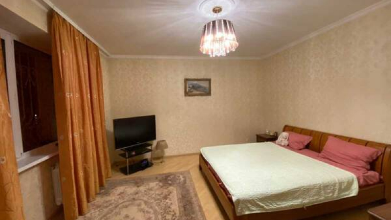 $180000 / Мельникова 83д, Киев, Киев / Продажа / Квартира / 142 кв.м. / 4 комнат
