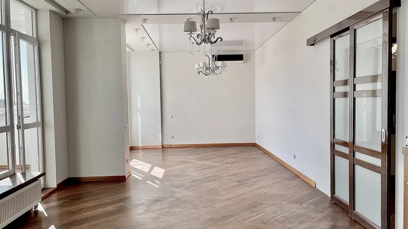 $630000 / Драгомирова 5, Киев, Киев / Продажа / Квартира / 140 кв.м. / 3 комнат