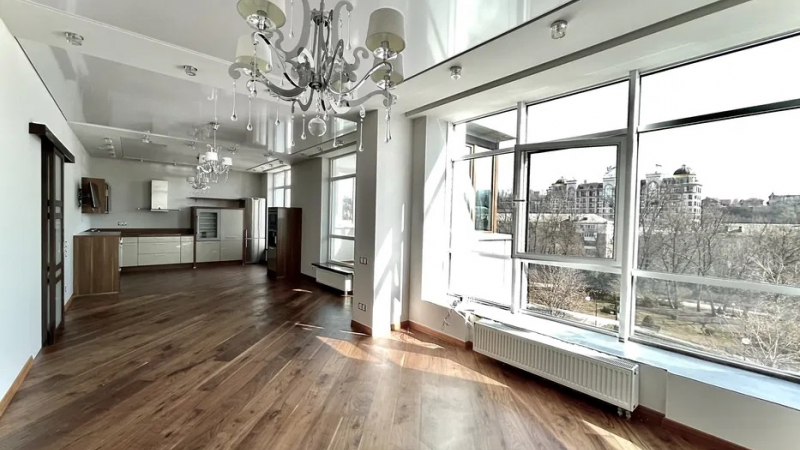 $630000 / Драгомирова 5, Киев, Киев / Продажа / Квартира / 140 кв.м. / 3 комнат