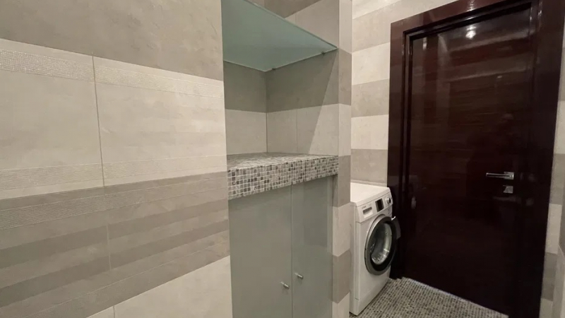 $630000 / Драгомирова 5, Киев, Киев / Продажа / Квартира / 140 кв.м. / 3 комнат