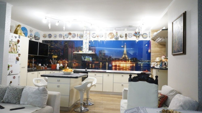 $240000 / Ломоносова 54, Киев, Киев / Продажа / Квартира / 200 кв.м. / 6 комнат