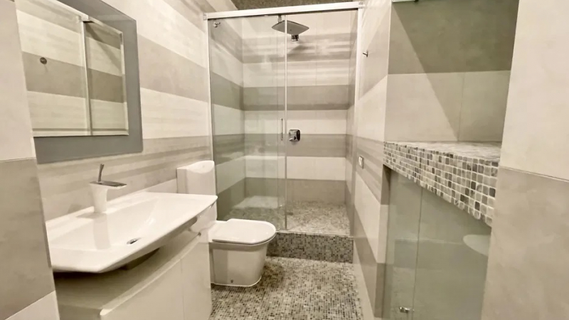 $630000 / Драгомирова 5, Киев, Киев / Продажа / Квартира / 140 кв.м. / 3 комнат
