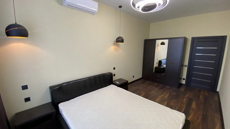 $180000 / Никольско-Слободская 3а, Киев, Киев / Продажа / Квартира / 76 кв.м. / 2 комнат