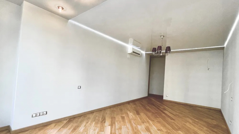 $630000 / Драгомирова 5, Киев, Киев / Продажа / Квартира / 140 кв.м. / 3 комнат