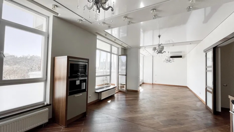 $630000 / Драгомирова 5, Киев, Киев / Продажа / Квартира / 140 кв.м. / 3 комнат