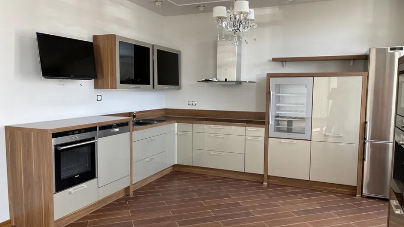 $630000 / Драгомирова 5, Киев, Киев / Продажа / Квартира / 140 кв.м. / 3 комнат